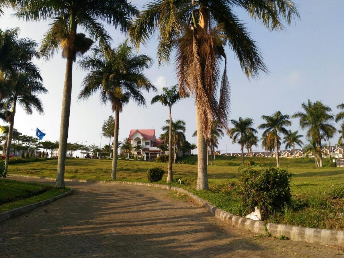 Villa Malang Puncak Buring Zewnętrze zdjęcie