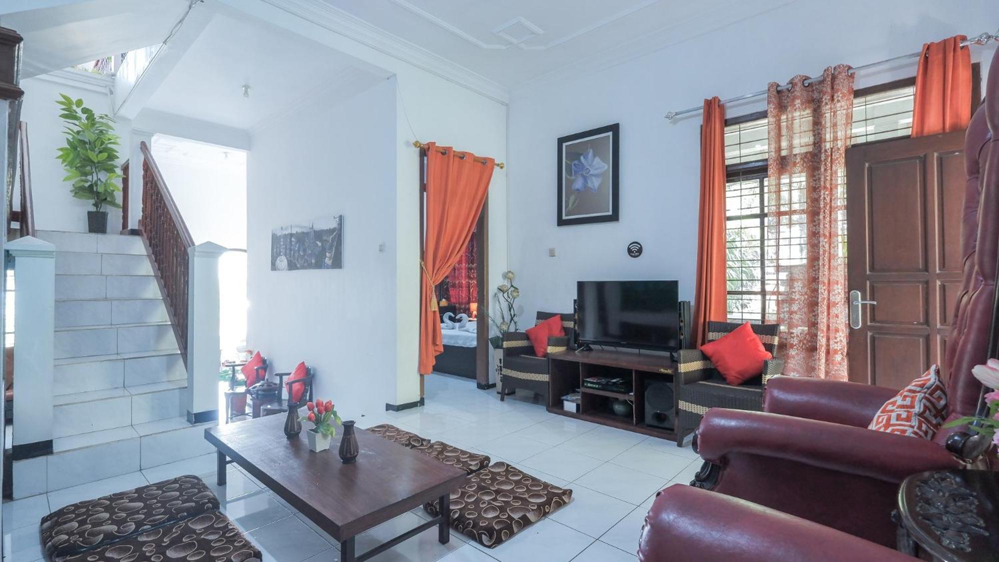 Villa Malang Puncak Buring Zewnętrze zdjęcie